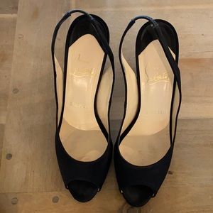 Christian louboutin satin pump size 39.5